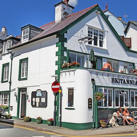 The Britannia Coaching Inn 阿伯蒂费 外观 照片