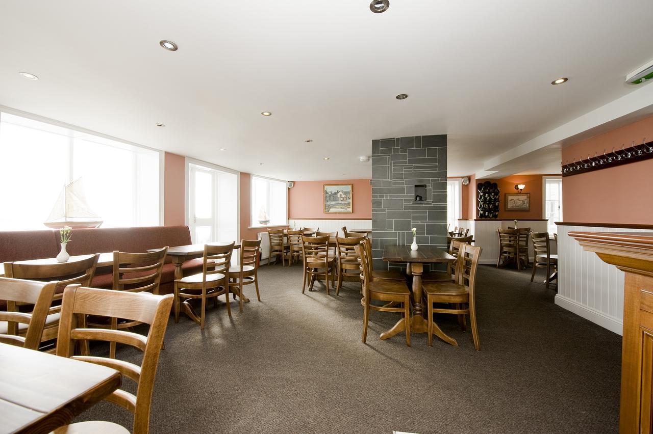The Britannia Coaching Inn 阿伯蒂费 外观 照片